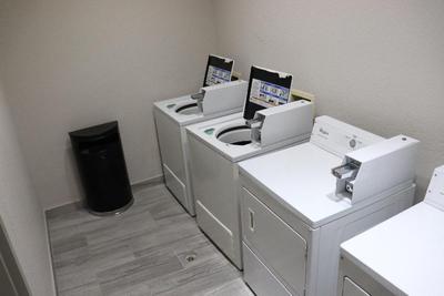 Holiday Inn Express & Suites Clearwater/US 19 N