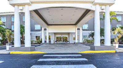 Holiday Inn Express Hotel & Suites Cocoa 