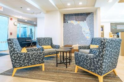 Holiday Inn Express Hotel & Suites Cocoa Beach 