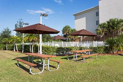 Holiday Inn Express Ft. Pierce Turnpike I-95