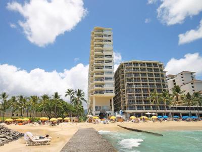 Castle Waikiki Shore Beachfront