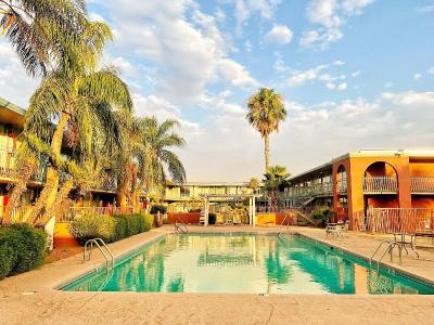 Grand Luxe Hotel & Resort