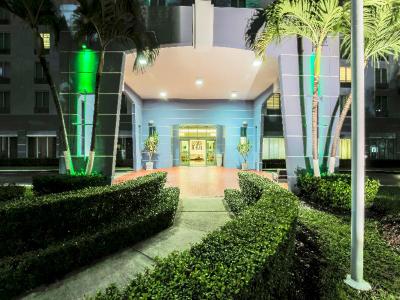Holiday Inn Miami-Doral Area