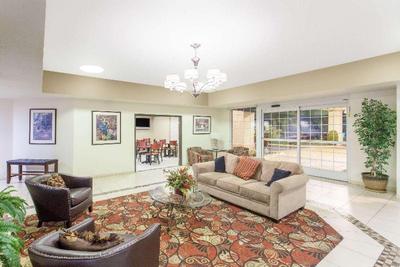 Ramada by Wyndham Fresno Northwest