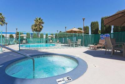 Holiday Inn Express Bakersfield