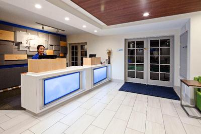 Holiday Inn Express & Suites San Diego-Escondido