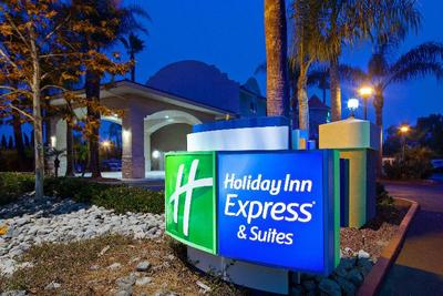 Holiday Inn Express & Suites San Diego-Escondido