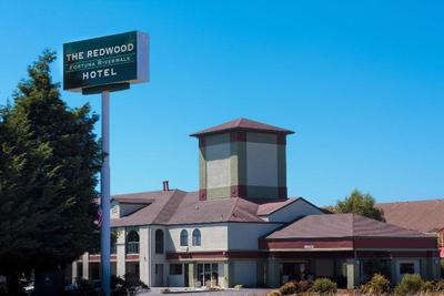 The Redwood Fortuna Riverwalk Hotel