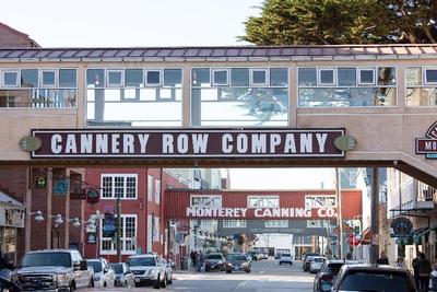 Holiday Inn Express Monterey-Cannery Row 