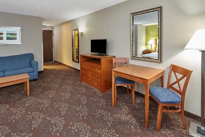 Delta Hotels by Marriott Chicago Matteson