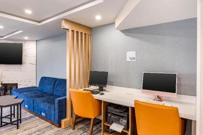 Holiday Inn Express Chicago-Downers Grove