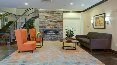 Holiday Inn Exp & Sts Chicago-Deerfield/Lincoln