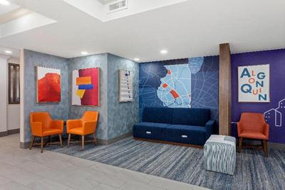 Holiday Inn Express & Suites Chicago-Algonquin
