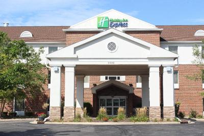 Holiday Inn Express & Suites Chicago-Algonquin