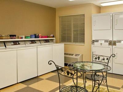 Sonesta Simply Suites Chicago Waukegan