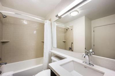 Sonesta Simply Suites Phoenix Tempe