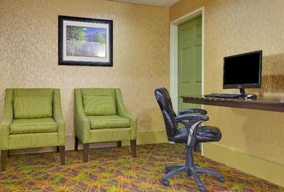 Holiday Inn Express Oakdale