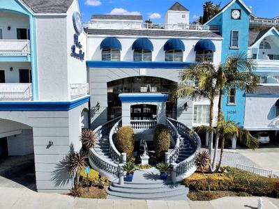 BEST WESTERN PLUS Marina Shores Hotel