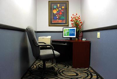 Holiday Inn Express Van Nuys, an IHG hotel