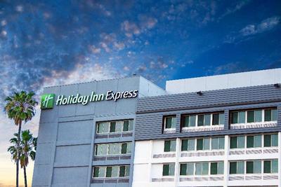 Holiday Inn Express Van Nuys, an IHG hotel