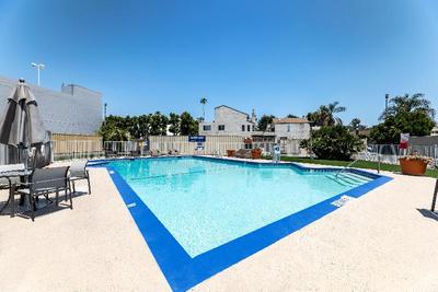 Holiday Inn Express Van Nuys, an IHG hotel