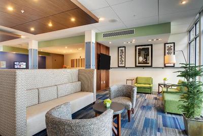 Holiday Inn Express & Suites Galesburg