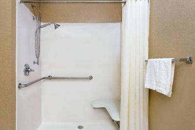 Super 8 by Wyndham Freeport