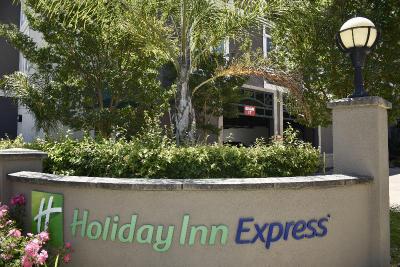 Holiday Inn Express Windsor-Sonoma