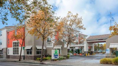 Holiday Inn Express Hotel & Suites Berkeley