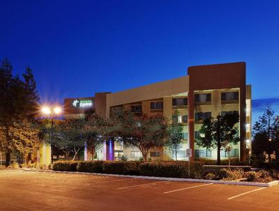 Holiday Inn Express Union City