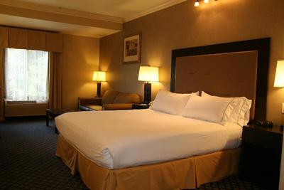 Holiday Inn Express&Suites San Pablo/Richmond Area