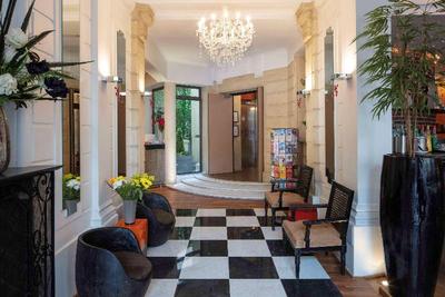 Le 123 Elysees Astotel