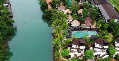 Aana Resort & Spa