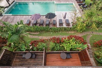 Aana Resort & Spa