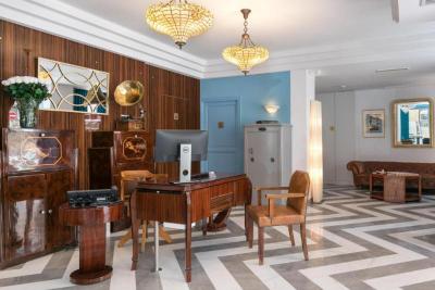 The Jay Hotel by HappyCulture