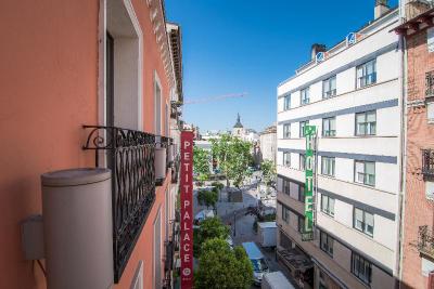 Petit Palace Tres Cruces Spain