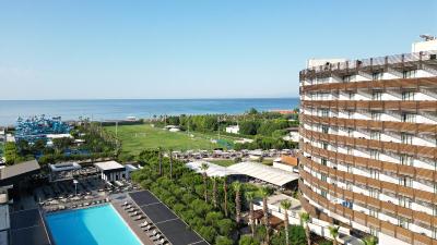 Nirvana Cosmopolitan Hotel