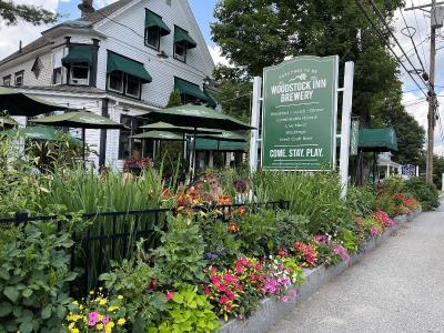 WoodStock Inn