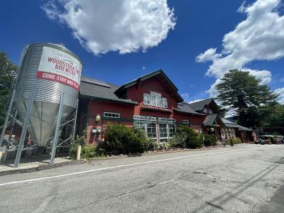 WoodStock Inn