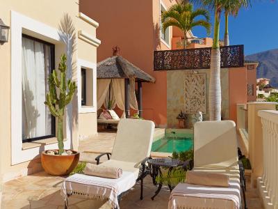 Royal Garden Villas