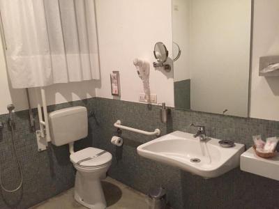 Angi Hotel