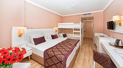 Serenis Hotel