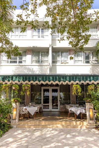 Crest Hotel Suites