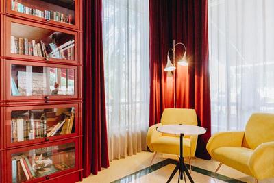 Crest Hotel Suites