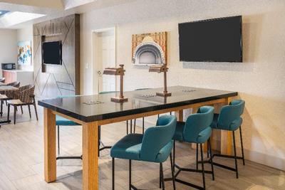 Holiday Inn Express Orlando Airport