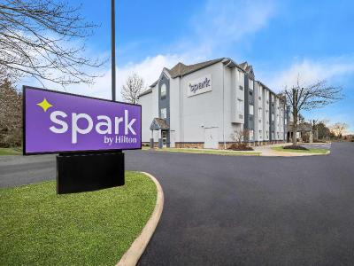 Spark by Hilton Sterling Dulles Airport