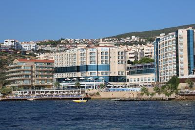 Charisma De Luxe Hotel