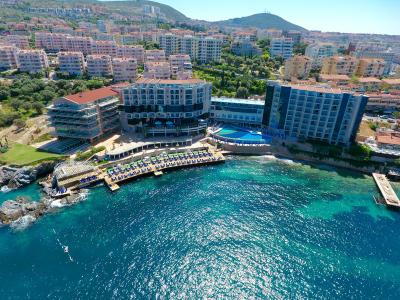 Charisma De Luxe Hotel