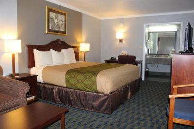 Econo Lodge near The Domain - The Arboretum
