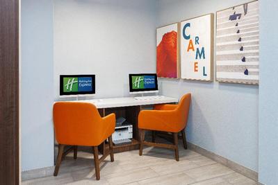 Holiday Inn Exp & Sts - North Carmel / Westfield